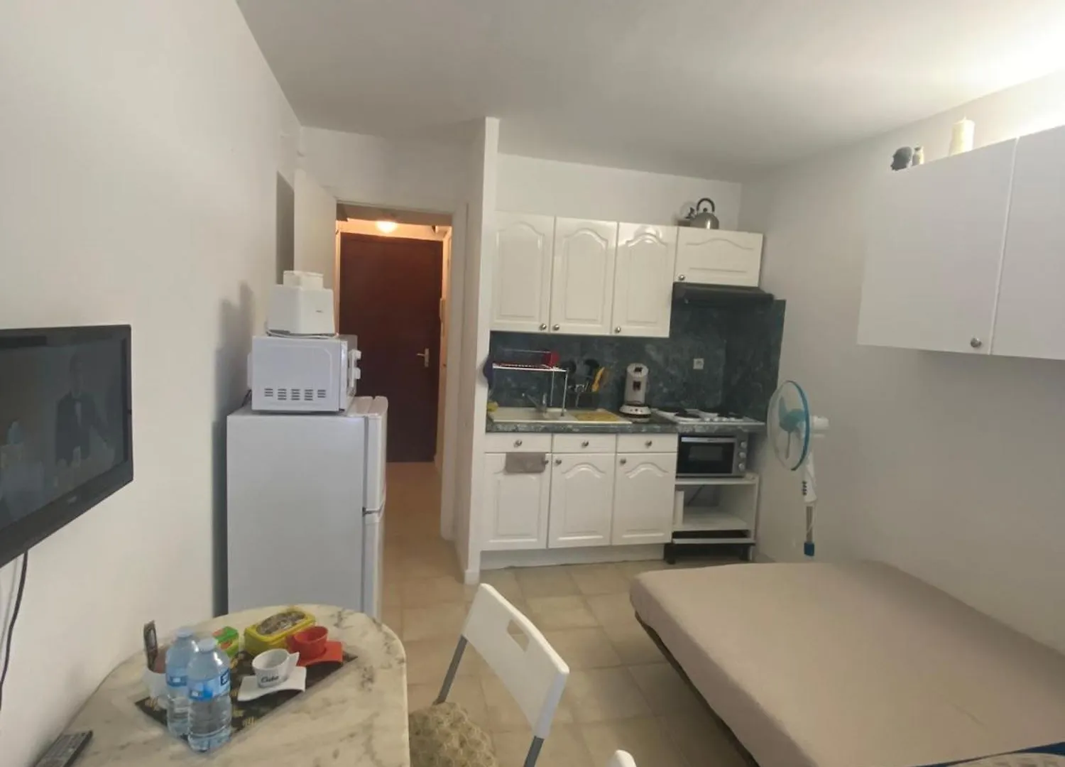 Contacten van Joli Studio Neuf Av Terrasse A 50 M De La Mer Et Gare